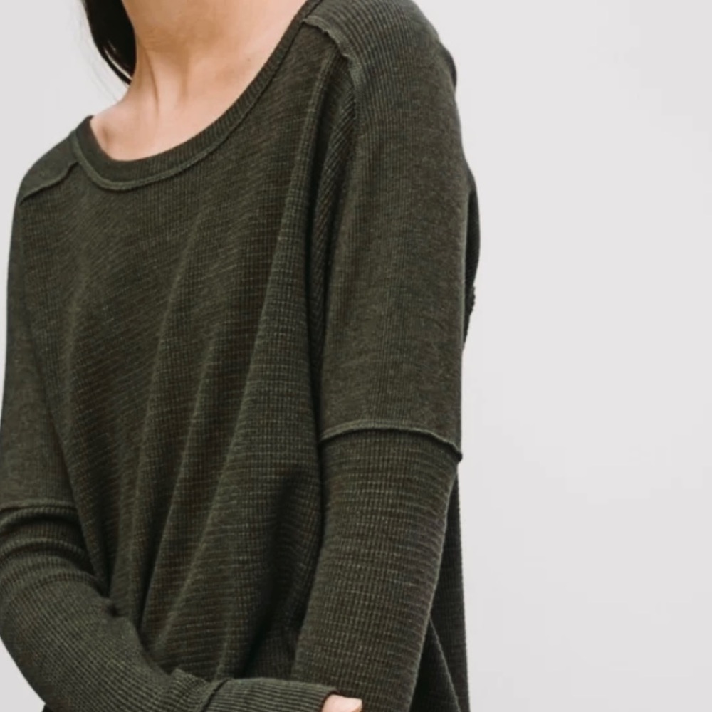 Aritzia TNA Alder Thermal Knit Sweater Size XS Olive Green Long Sleeve‎ Pullover